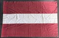 Österreich Fahne, mit hoher wahrscheinlichkeit aus den 1930iger Jahren, stammt aus einem alten Bestand mit vielen Hakenkreuzfahnen und Teilen davon. Maße 110 x 160cm