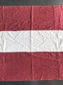 Österreich Fahne, mit hoher wahrscheinlichkeit aus den 1930iger Jahren, stammt aus einem alten Bestand mit vielen Hakenkreuzfahnen und Teilen davon. Maße 110 x 160cm