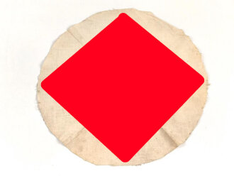 Mittelteil einer Hakenkreuzfahne, das Hakenkreuz gedruckt. Durchmesser etwa 34cm