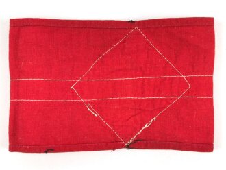 Armbinde für Angehörige der Hitlerjugend, deutlich getragenes Stück
