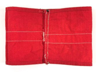 Armbinde für Angehörige der Hitlerjugend, deutlich getragenes Stück