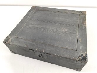 Fernschreibstationskasten Wehrmacht. Maße etwa 43 x 47 x 13cm. Originallack, mit Einsätzen, nicht gereinigtes Stück