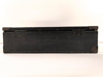 Fernschreibstationskasten Wehrmacht. Maße etwa 43 x 47 x 13cm. Originallack, mit Einsätzen, nicht gereinigtes Stück
