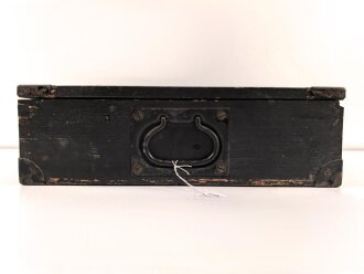Fernschreibstationskasten Wehrmacht. Maße etwa 43 x 47 x 13cm. Originallack, mit Einsätzen, nicht gereinigtes Stück