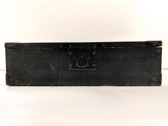 Fernschreibstationskasten Wehrmacht. Maße etwa 43 x 47 x 13cm. Originallack, mit Einsätzen, nicht gereinigtes Stück