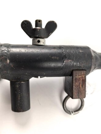 Fahrzeugantennensockel für Kübelwagen der Wehrmacht. Originallack.