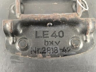 Lauschempfänger 40 , LE40 der Wehrmacht. Gerät Nummer 2818, datiert 1942. Originallack, Funktion nicht geprüft. verwendet um Fernsprechverbindungen abzuhören