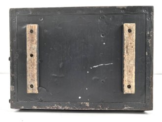 Lauschempfänger 40 , LE40 der Wehrmacht. Gerät Nummer 2818, datiert 1942. Originallack, Funktion nicht geprüft. verwendet um Fernsprechverbindungen abzuhören