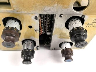 Funk Horch Empfänger a, Fu.H.a. Gerät Nummer 337, datiert 1942. Originallack, Funktion nicht geprüft.