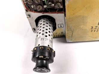 Funk Horch Empfänger a, Fu.H.a. Gerät Nummer 337, datiert 1942. Originallack, Funktion nicht geprüft.