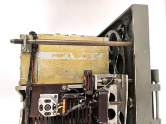 Funk Horch Empfänger a, Fu.H.a. Gerät Nummer 337, datiert 1942. Originallack, Funktion nicht geprüft.