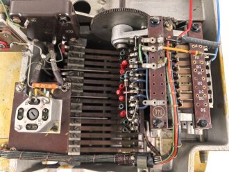 Funk Horch Empfänger a, Fu.H.a. Gerät Nummer 337, datiert 1942. Originallack, Funktion nicht geprüft.