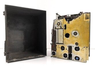 Funk Horch Empfänger a, Fu.H.a. Gerät Nummer 337, datiert 1942. Originallack, Funktion nicht geprüft.