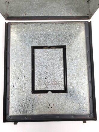 Transportkasten "Fu 6 ( Vorrat)" Originallack, ungereinigtes Stück mit zugehörigem Gehäusedeckel, gehört ins KFZ61.