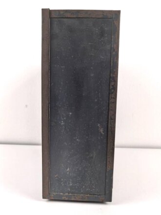 Transportkasten "Fu 6 ( Vorrat)" Originallack, ungereinigtes Stück mit zugehörigem Gehäusedeckel, gehört ins KFZ61.