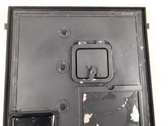 Gehäusedeckel zum Zubehörtornister für Tornisterfunkgerät b1 der Wehrmacht. Ungereinigtes Stück ,Originallack ?