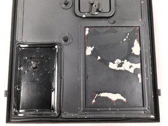 Gehäusedeckel zum Zubehörtornister für Tornisterfunkgerät b1 der Wehrmacht. Ungereinigtes Stück ,Originallack ?