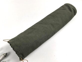 Antenne zum Tornisterfunkgerät b1 der Wehrmacht. Vollständig, in der seltenen Transporttasche. Originallack