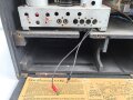 Wehrmacht Rundfunkempfänger AEG Batteriesuper 452 Bw. Originallack, optisch sehr gut, der Deckel lose beiliegend, Rückwandschrauben ohne Funktion.Technische Funktion nicht geprüft