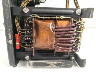 Gleichrichter a Wehrmacht datiert 1944. Gehäuse und Deckel überlackiert, Funktion nicht geprüft