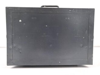 Gleichrichter a Wehrmacht datiert 1944. Gehäuse und Deckel überlackiert, Funktion nicht geprüft