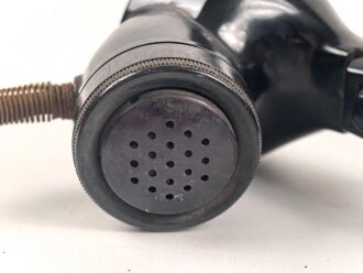 Handapparat Hap2, Hörer für Funkgeräte in vorderster Linie, kann benutzt werden ohne den Stahlhelm abzusetzen. Ungereinigtes Stück in gutem Zustand, Funktion nicht geprüft