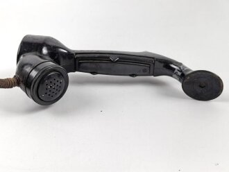 Handapparat Hap2, Hörer für Funkgeräte in vorderster Linie, kann benutzt werden ohne den Stahlhelm abzusetzen. Ungereinigtes Stück, ein Stecker fehlt, Funktion nicht geprüft