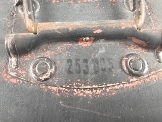 Zubehörtornister für Funk Horch Empfänger a ( Fu.H.E.b) Originallack, der Gehäusedeckel alt überlackiert