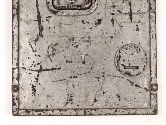 Gehäusedeckel zum Zubehörtornister für Tornisterfunkgerät b1 der Wehrmacht. Neuzeitlich überlackiert, nicht gereinigt