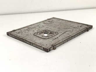 Gehäusedeckel zum Zubehörtornister für Tornisterfunkgerät b1 der Wehrmacht. Neuzeitlich überlackiert, nicht gereinigt
