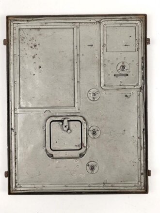 Gehäusedeckel zum Zubehörtornister für Tornisterfunkgerät b1 der Wehrmacht. Neuzeitlich überlackiert, nicht gereinigt