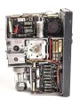 Kleinfunksprecher d " Dorette" . Gerät Nummer 1531 von 1944. Tiefdunkelblauer Originallack, wenig oder nicht benutztes Gerät. Variante ohne die Halterung für den Batteriekasten, so von einem Urgestein des Funksammelns als