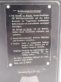 Kleinfunksprecher d " Dorette" . Gerät Nummer 1531 von 1944. Tiefdunkelblauer Originallack, wenig oder nicht benutztes Gerät. Variante ohne die Halterung für den Batteriekasten, so von einem Urgestein des Funksammelns als
