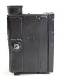Kleinfunksprecher d " Dorette" . Gerät Nummer 1531 von 1944. Tiefdunkelblauer Originallack, wenig oder nicht benutztes Gerät. Variante ohne die Halterung für den Batteriekasten, so von einem Urgestein des Funksammelns als