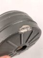 Filter für eine Gasmaske aus dem zweiten Weltkrieg, keine Stempelung, Originallack