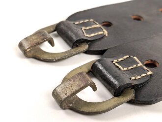 Paar Ersatzteile für Tornister der Wehrmacht. Ungebraucht