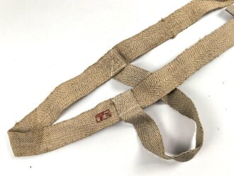 Wehrmacht, Webleinengestell mir unbekannt. Breite der Riemen etwa 4cm, Länge wie fotografiert etwa 70cm. Sie erhalten ein ( 1 ) ungetragenes Stück