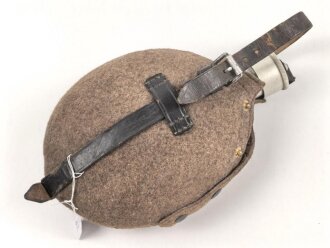 Feldflasche Wehrmacht, Hersteller FWBN39, Leder angetrocknet