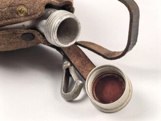 Feldflasche Wehrmacht, Hersteller FWBN39, Leder angetrocknet