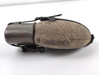 Feldflasche Wehrmacht, getragenes Stück mit stärkeren Altersspuren, ungereinigt
