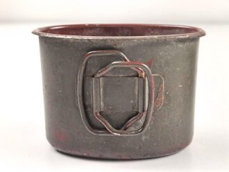 Feldflasche Wehrmacht, getragenes Stück mit stärkeren Altersspuren, ungereinigt