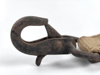 Metallhaken an Webriemen für Tragerahmen der Wehrmacht