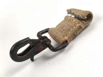 Metallhaken an Webriemen für Tragerahmen der Wehrmacht