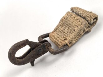 Metallhaken an Webriemen für Tragerahmen der Wehrmacht