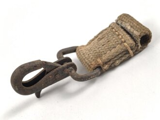 Metallhaken an Webriemen für Tragerahmen der Wehrmacht