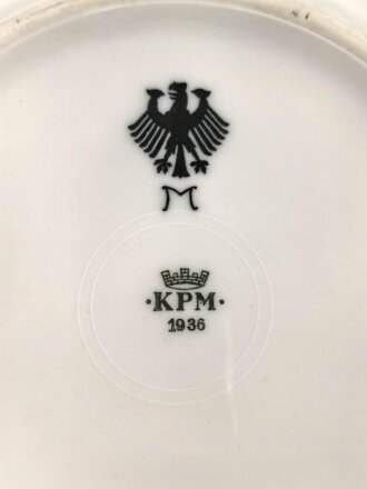 Reichsmarine, Kantinenporzellan flacher Teller, Durchmesser etwa 25cm, Hersteller KPM 1936. Gebraucht