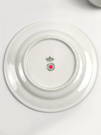 Deutsche Arbeitsfront, Kantinenporzellan Kaffeeservice 3-teilig, Durchmesser des Tellers etwa 20cm, Hersteller Rosenthal. Gebraucht