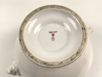 Heer, Kantinenporzellan große Terrine mit Löwenköpfen, Durchmesser etwa 24cm, Hersteller Puls 1942. Gebraucht