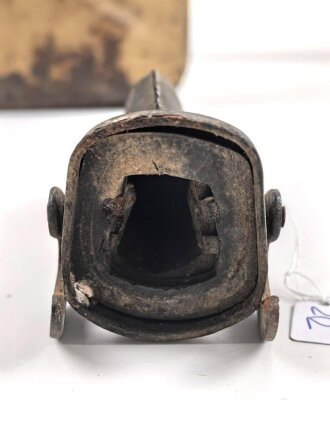20 Liter Kraftstoffkanister Wehrmacht, datiert 1944. Originallack, ungereinigt. Mit dem seltenen Ausgießer. Leer, dennoch KEIN VERSAND NACH ÜBERSEE