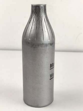 "Motoren- Oel der Wehrmacht" Original gefüllte Pappdose, der Boden gibt ein wenig Öl ab